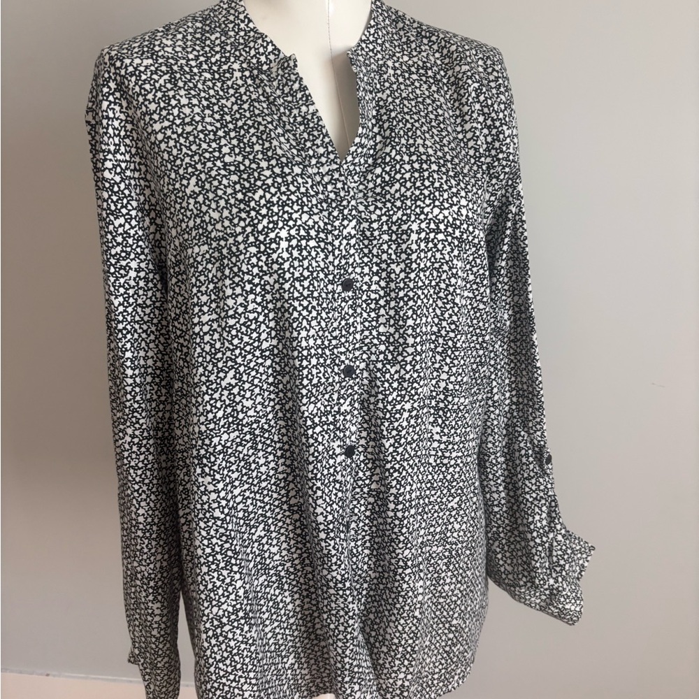 Foxcroft Black and White Button-Up Blouse